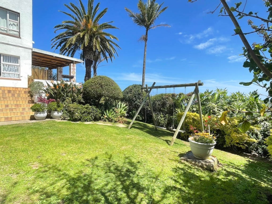 8 Bedroom Property for Sale in Herolds Bay Western Cape